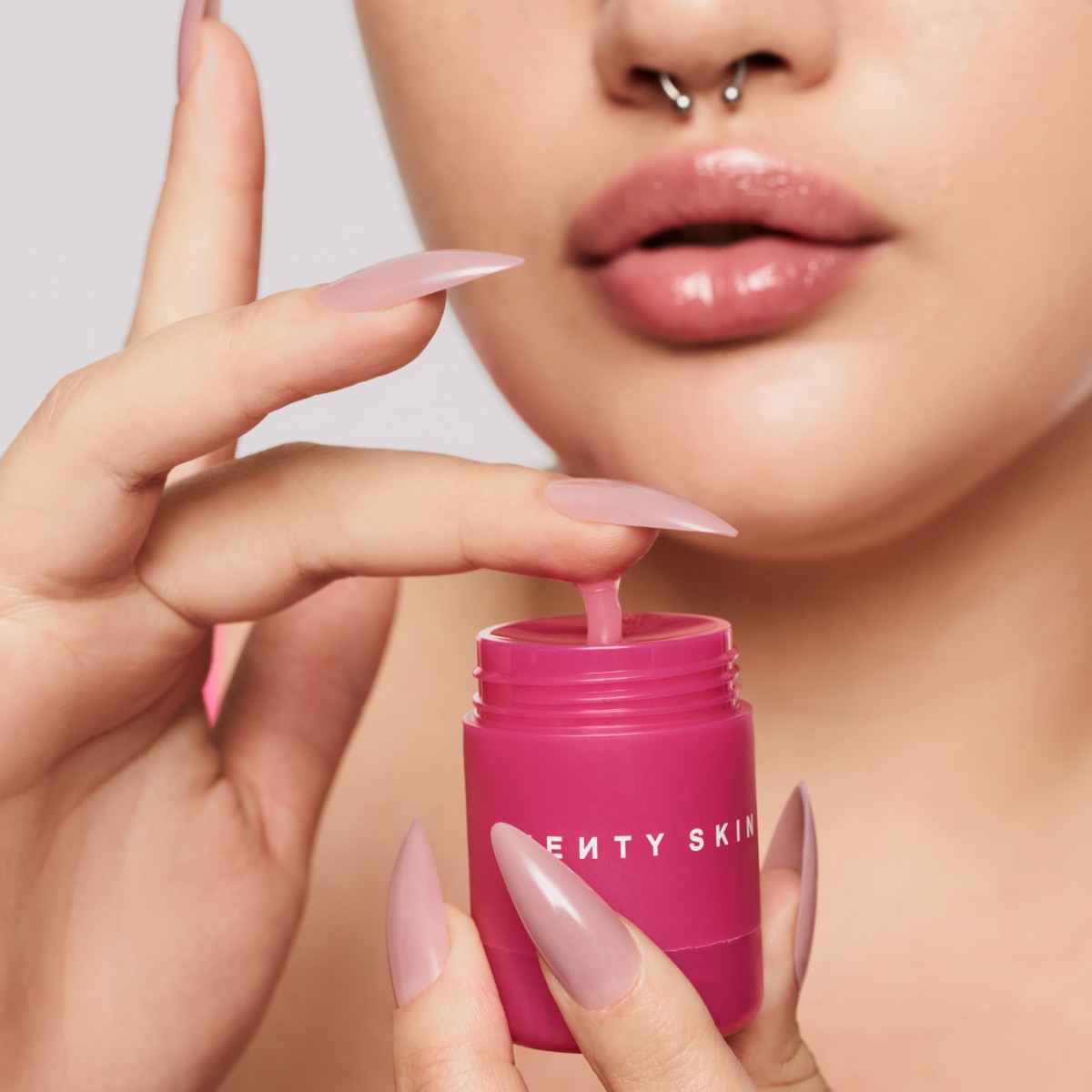 PLUSH PUDDIN' (MASCARILLA INTENSIVA PARA LABIOS CON ESTEROLES DE GRANADA Y VITAMINA E)